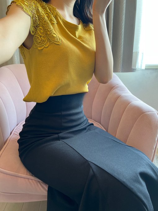 先月はありがとうございました♪ 多くの方が楽しんでくれたみたいで何よりです！ これから寒くなりますけれど、 今月もえりなをみて元気を出してくれると嬉しいです&hearts; https://t.co/wVQrzrL<a href="/tag/%E3%81%84%E3%81%84%E3%81%8B%E3%82%89%E3%82%B1%E3%83%84%E8%A6%8B%E3%81%9B%E3%82%8D"class="tags"><span>#いいからケツ見せろ</span></a>