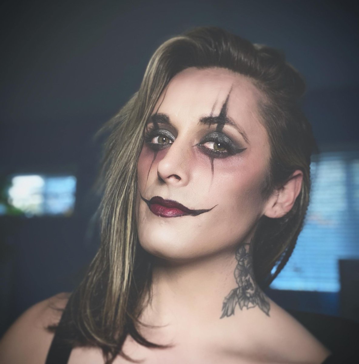 CicadaSc2's tweet photo. Happy Halloween ya bunch o' nerds <3 <3 https://t.co/ZHRTVCWHkH