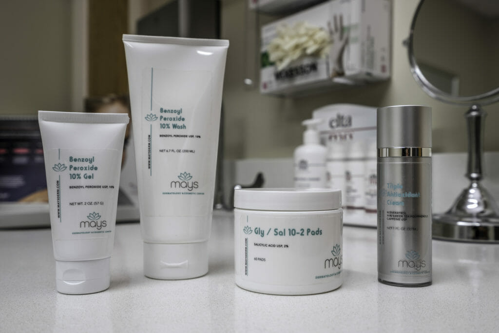SaarahGeorgee's tweet photo. Transform your skin with the Best Cosmetic Dermatologist. Dr. Rana Mays, a board-certified expert at Mays Dermatology, offers top cosmetic treatments. Visit https://t.co/0etMwgSdTk for a rejuvenated look. Elevate your beauty! #CosmeticDermatology #SkinCare #MaysDermatology https://t.co/Kp9j6At4BF