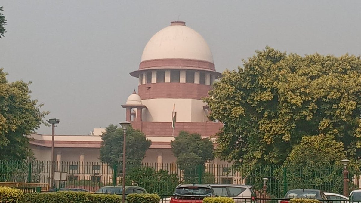 एक माननीय आए।पहले बोले मैं सबConsider करूँगा।हम बेचारे अपने देश की कानून में विश्वास कर के दिन रात मेहनत करते रहे।अपनी मेहनत पर इतना भरोसा था, नकल माफिया की Entry के बाद भी हम उनसे तो आगे ही थे।साहब ने एक दिन कहा, आप योग्य ही नही हो। सपना टूटा, दिल टूटा, दिमाग का दही हो गया।#BED