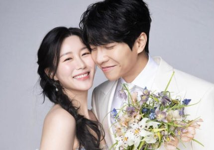 Bentar lagi #LeeSeungGi dan #LeeDaIn nimang anak 🫶🏻

Agensi mengumumkan bahwa #LeeDaIn saat ini tengah hamil anak pertamanya. Kemungkinan akan melahirkan februari tahun depan 

n.news.naver.com/entertain/now/…