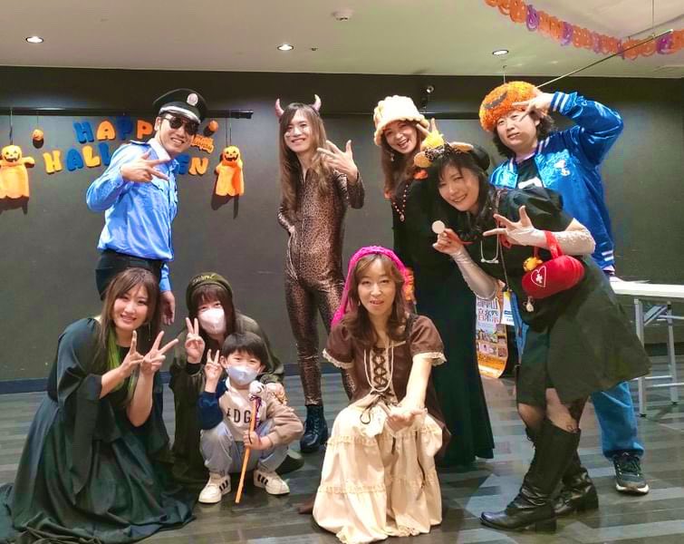 Chamyu724's tweet photo. 魅惑シネマさんからいただきましたーー😊✨予約特典のメッセージ付き写真✨
わーい💕わーい💕
#miwakucinema #jully_rockstar #minorun389 #しず香 #小西沙弥香 #Chamyu https://t.co/F5s7bAnkr1