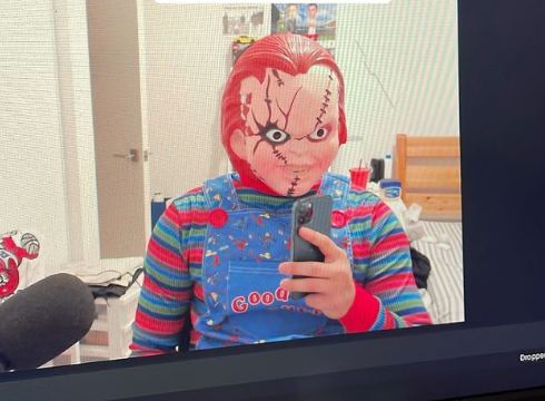 mvndrew's tweet photo. playing CS2 rn as Chucky 😂 https://t.co/XReFoHvnnV