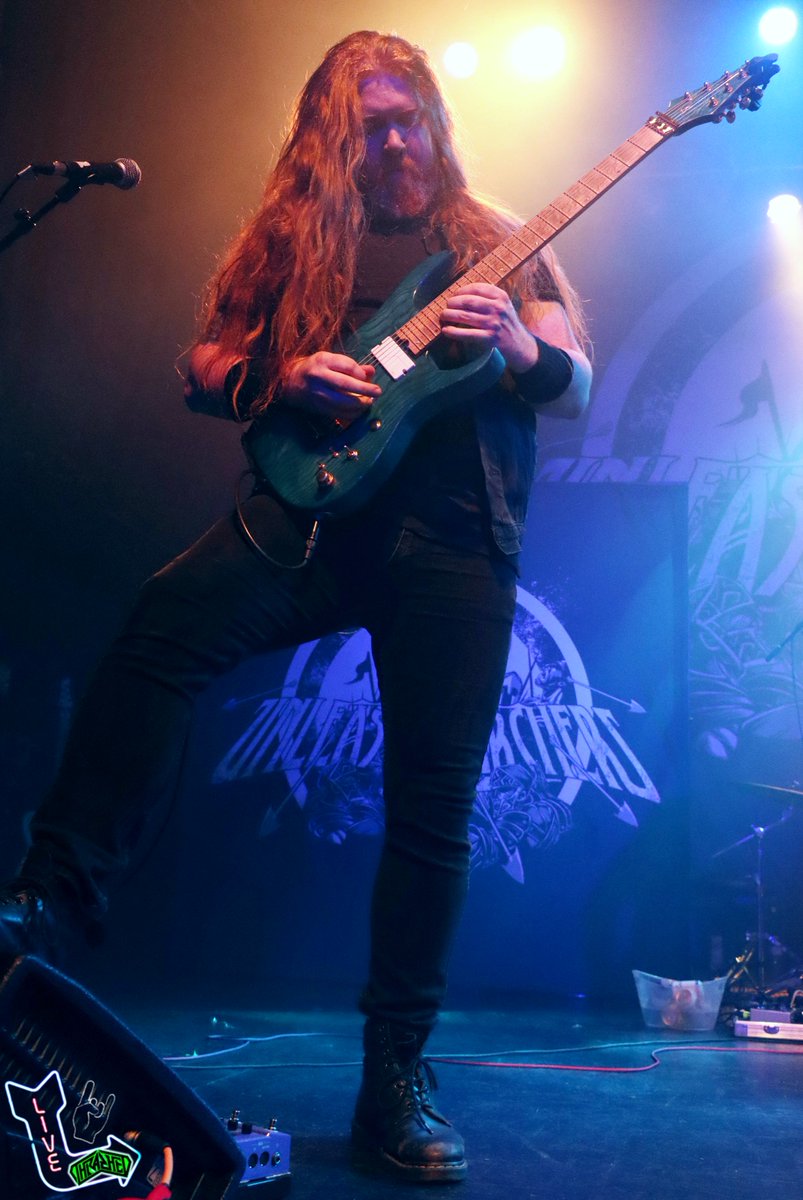 thrashedtv's tweet photo. ALL HALLOWS ANDY. 🎃🍁

@UnleashArchers @AKingsleyUTA 

📸 #ThrashedLIVE #BakedByGlaze 🍩 https://t.co/FZErjPO5UF
