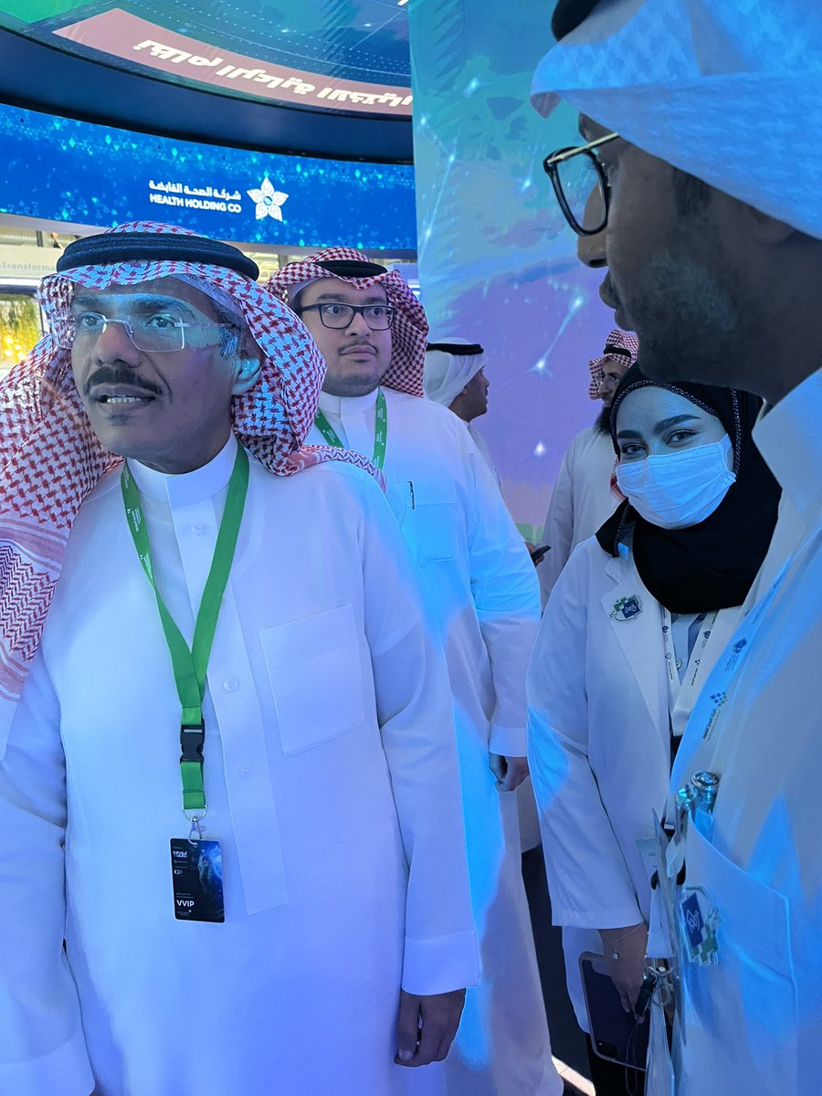 20Nora12's tweet photo. كان لي الشرف بمقابلة مجموعة من قيادات الصحة خلال #ملتقى_الصحة_العالمي من ضمنهم: قائدنا وزير الصحة م.فهد الجلاجل @FahadAlJalajel، مساعد وزير الصحة د. محمد العبدالعالي @drmohka، الرئيس التنفيذي لشركة الصحة القابضة أ. ناصر الحقباني، رئيس المجلس التأسيسي للقطاع الشرقي أ. عصام المهيدب https://t.co/IieQ4kxnLl