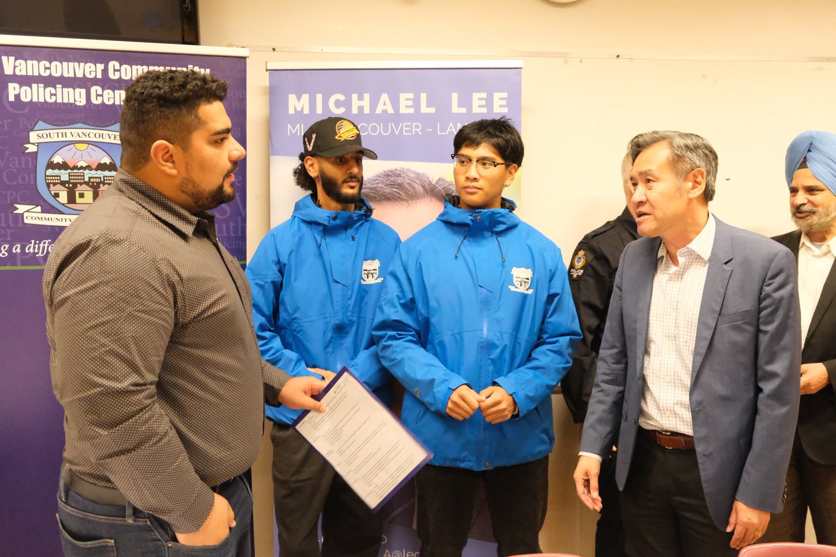 Community safety forums are key to understanding the @SVCPC programs. It also gave us great insight into the issues families are facing in #SouthVan

Thanks to @MichaelLeeBC for hosting, and to @VancouverPD for sharing your evening with us.

We hope to see you at the next event!