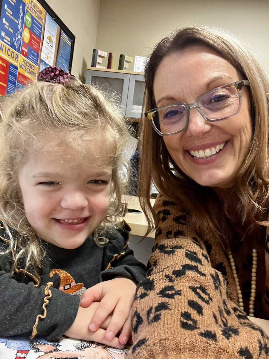 AD_educator's tweet image. Another sweet Eagle 🦅 chose to read with me this week for her PBIS experience. @EnglishLanding #englishlandingeagles