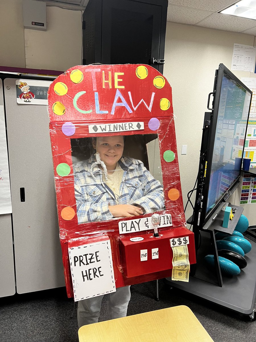 Great costumes and #Halloween  fun were everywhere at #CJUSD today 👀.  #CJUSDCares 🎃👻