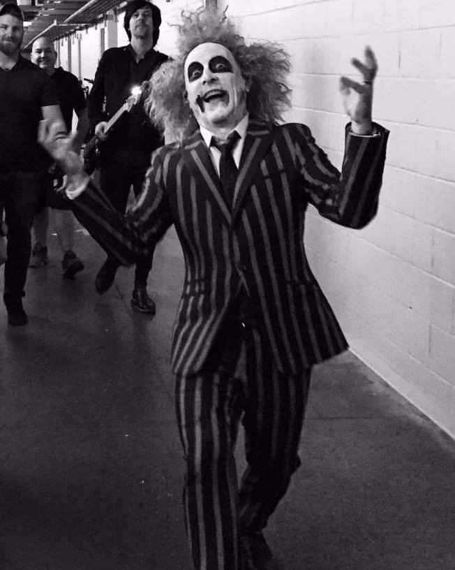 ToolbandMx's tweet photo. A Perfect Circle - Happy Halloween 🎃👻🎃👻🎃👻🎃
©aperfectcircle #maynardjameskeenan @mattmcjunkins @jefffriedl #tour #aperfectcircle @billyhowerdel @mjkeenan @JeffFriedl @carinaround
@aperfectcircle #EattheElephant #MerdeNoms #eMOTIVE #ThirteenthStep https://t.co/DgKFftv0Za