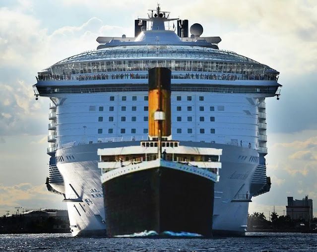 historyinmemes's tweet photo. A size comparison between the Titanic and a modern cruise ship https://t.co/uzQmVi81Sp