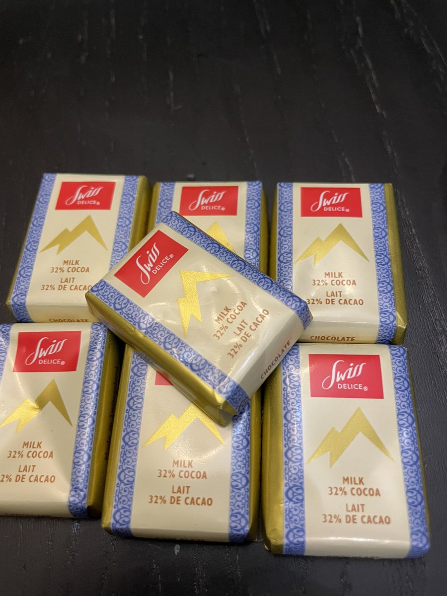 phillipschris12's tweet image. Who in my neighborhood works in a hotel?! #Halloween #CandyCheck