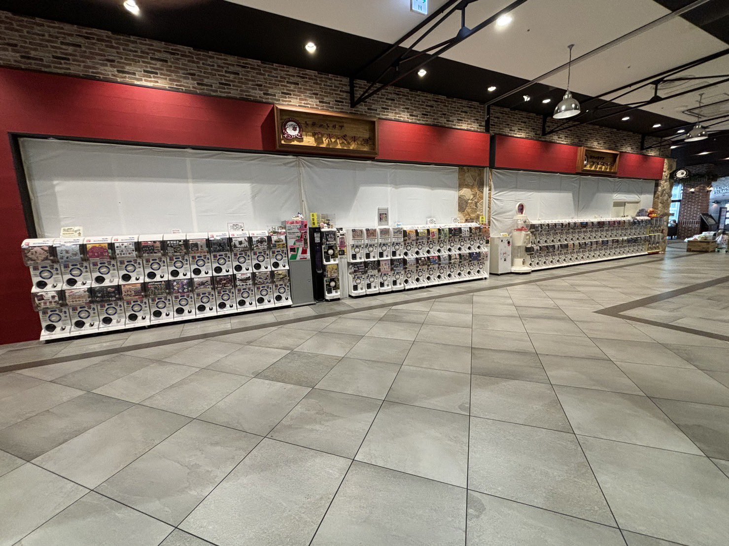 イオンモール神戸南店】サンコウのハイチェストです【取りに来られる方限定】 もったいなく