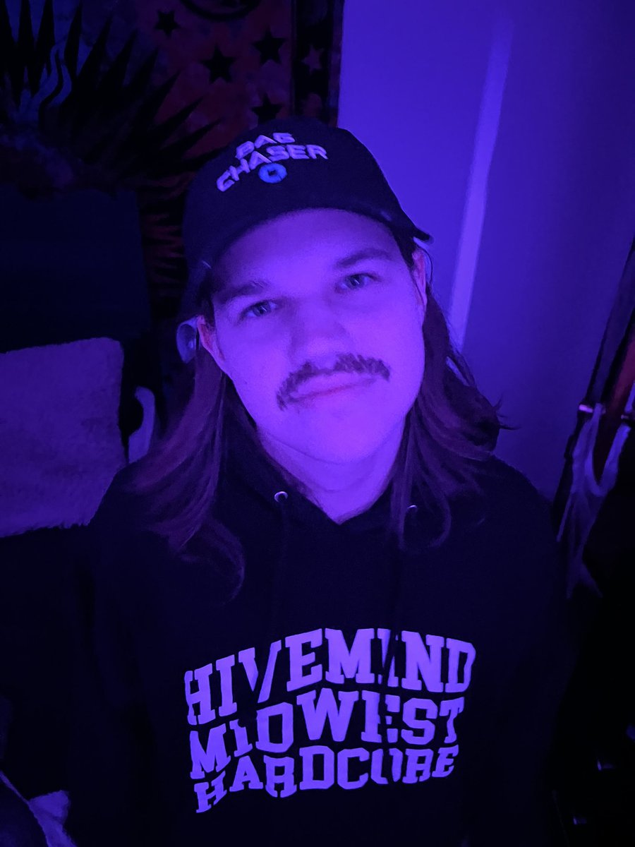 macksiscool's tweet image. dressed up as @RileyJohnSavage for halloween @hivemindassoc