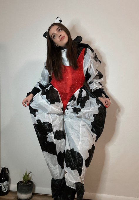 I couldn&rsquo;t help myself 💋👻 https://t.co/A30BVFMIiK