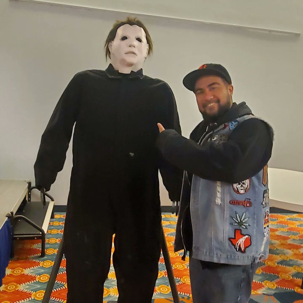 realstreeter84's tweet photo. Happy Halloween !!! I have a hr left haha #Halloween #horror #horrorfam #Juggalo #Mutant #Freek #Michael4 https://t.co/nBD8YwXuKF