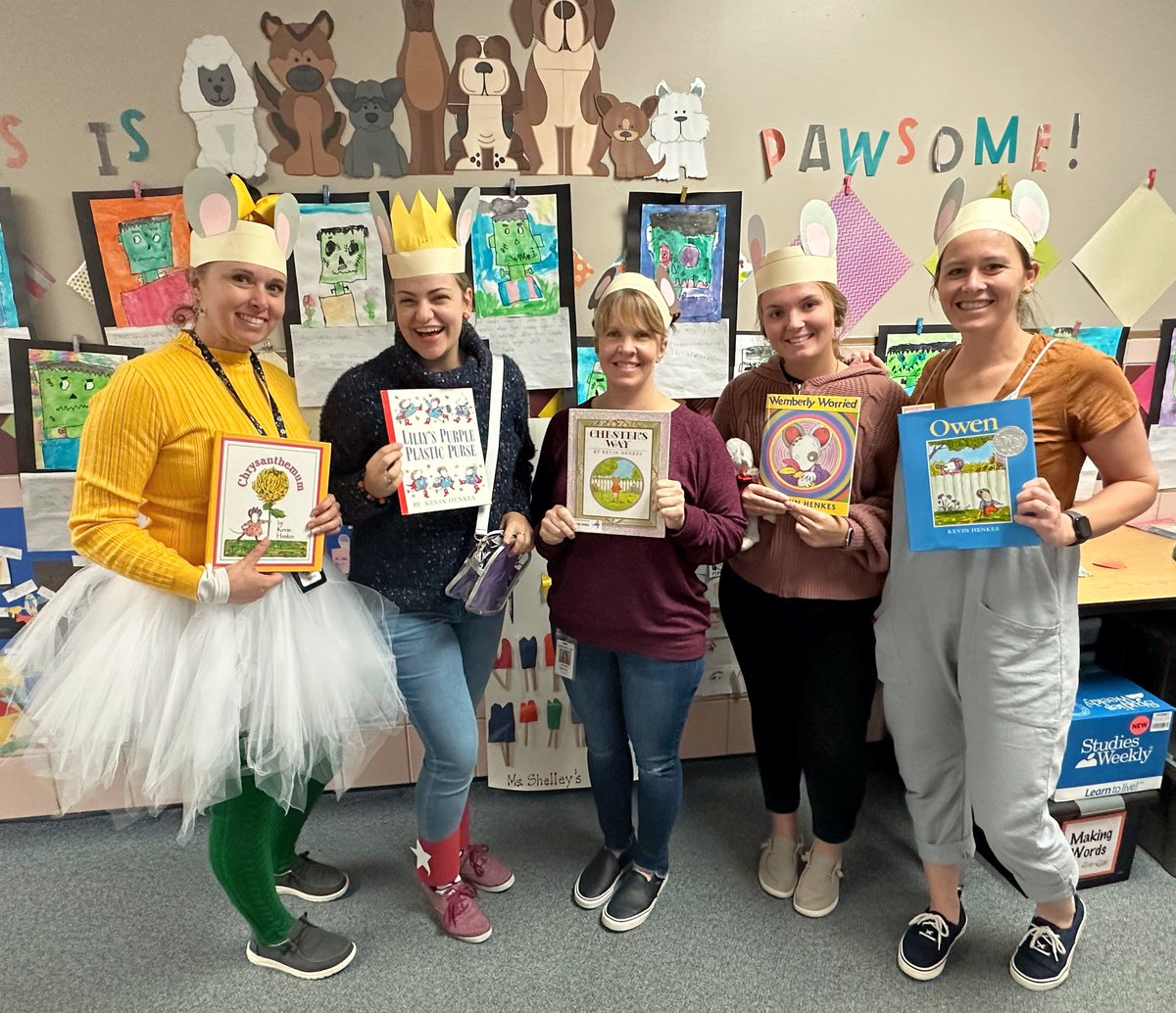 MsCamiCox's tweet photo. Happy Halloween from the Kevin Henkes mice! 🐭 🎃 #noplacelikecypress cute literacy day parade memories! https://t.co/xPmFnRqjvd