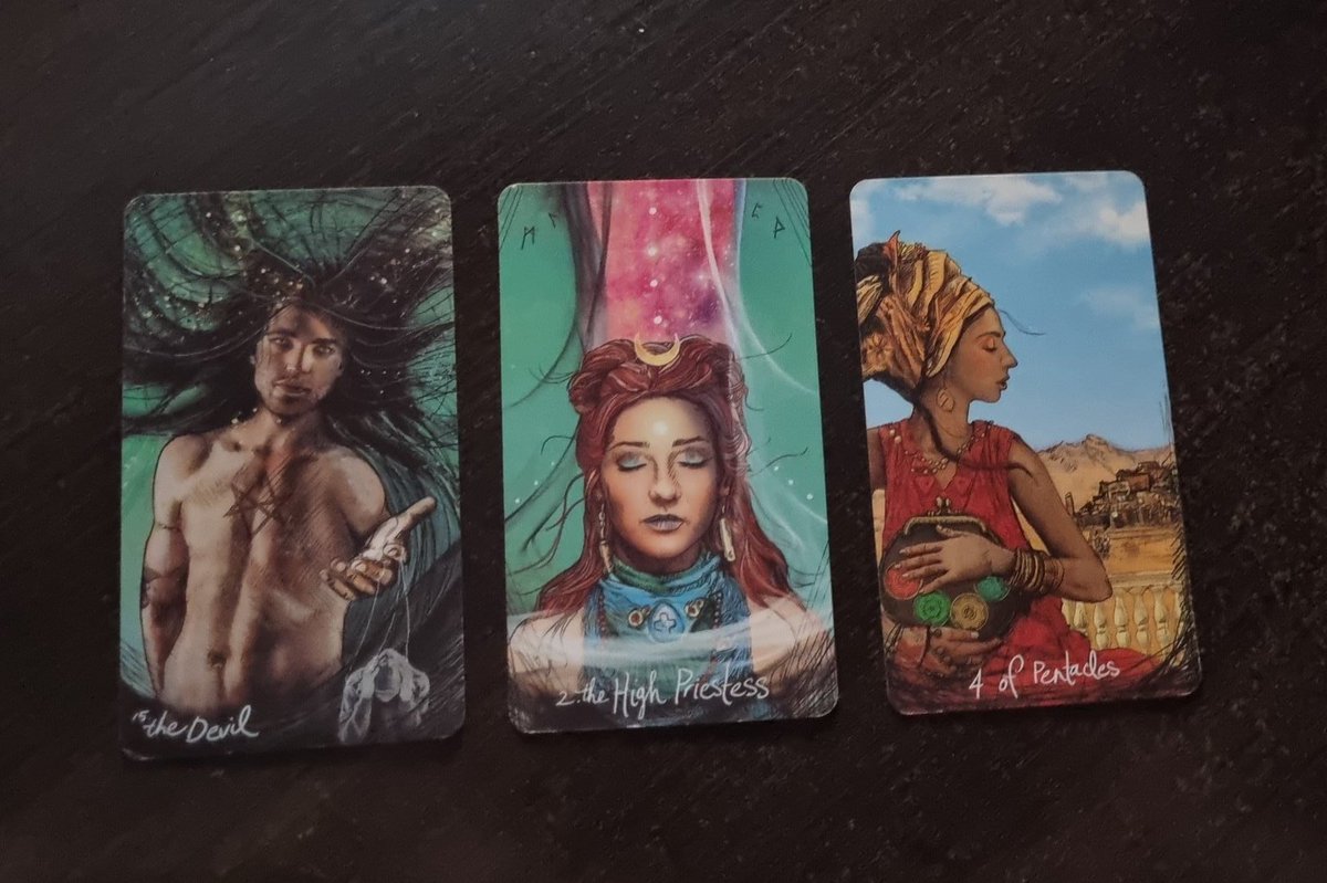 tilotarot's tweet photo. @MarianaBertunes Tentações, emoções e você tentando não sucumbir a nenhuma delas (eita) https://t.co/TgJwCXdIy2