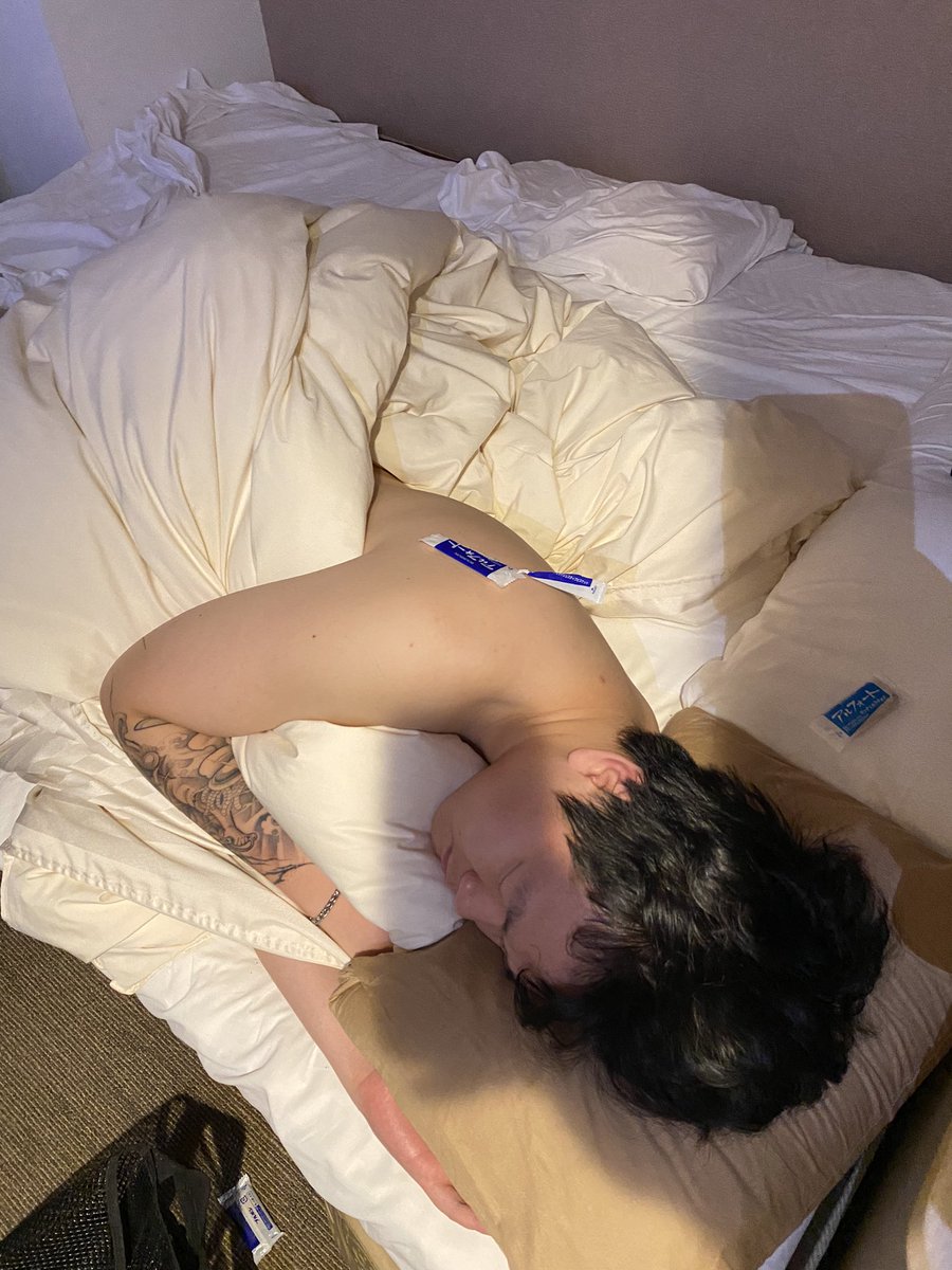 Bar Ayam (@torimeltdown) on Twitter photo 