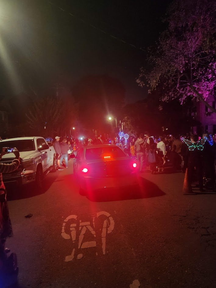 underhelmed's tweet photo. Literally tens of thousands of young children crowding the sidewalks, crossing streets, etc., please close the popular trick-o-treating neighborhood streets to car traffic.

Pedestrian Fatalities Associated w/ Halloween in the United States -https://t.co/oR0spd486j

#alamtg https://t.co/lJadPTGf28