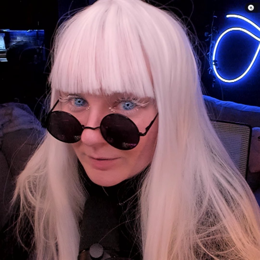 if you missed it, here is my halloween costume, female gojo :)