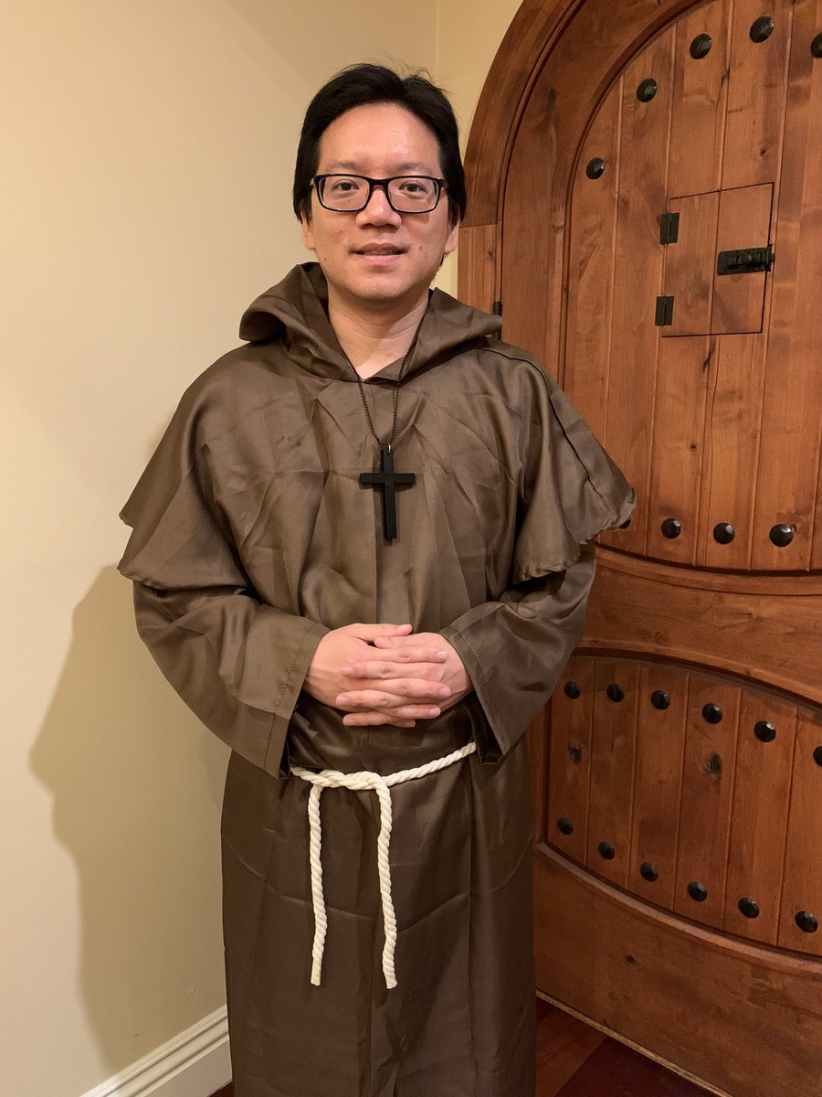 CharlestonCWKC's tweet image. Happy Halloween! I’ve waited for two years for my daughter to be old enough to pull off this #mendel and his pea!