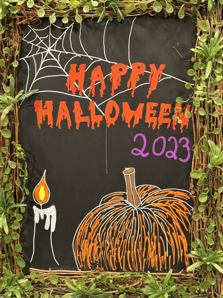 Happy Halloween from our family to yours 🎃👻💀

#halloween #happyhalloween #trickortreat #chalkboard #chalkboardart