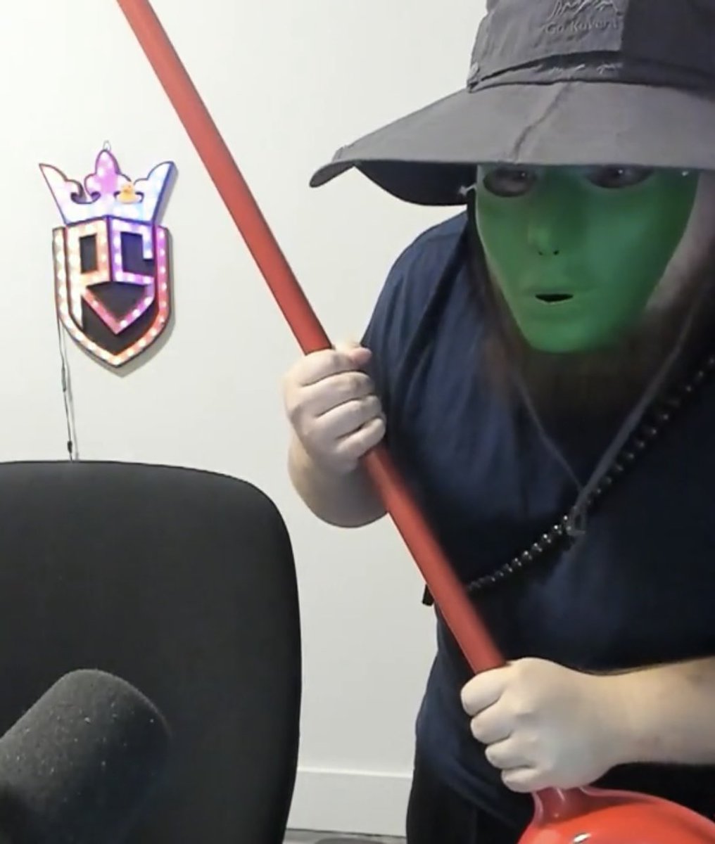 RunawayStatueTV's tweet photo. GREMLIN HALLOWEEN STREAM TONIGHT!! SEE YOU SOON!! 😈❤️ https://t.co/MN6V9P2PjU