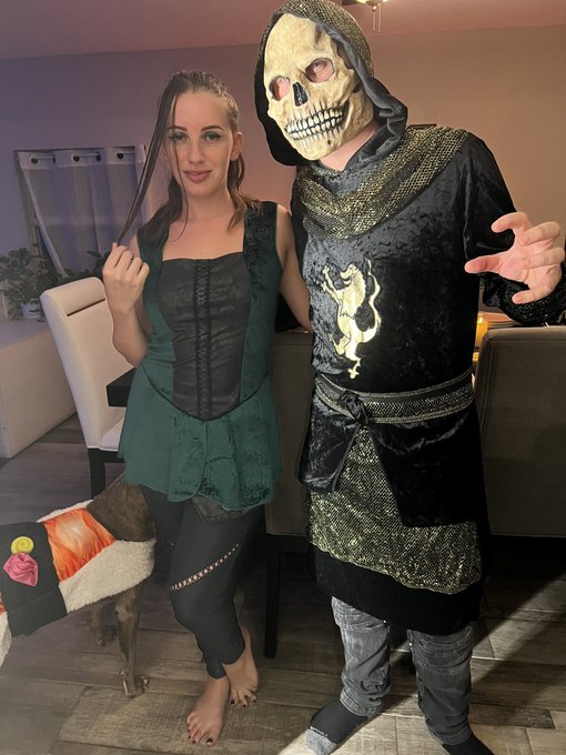 Happy Halloween you goons and goblins! 👻 🎃 https://t.co/p7HvtKhgsm