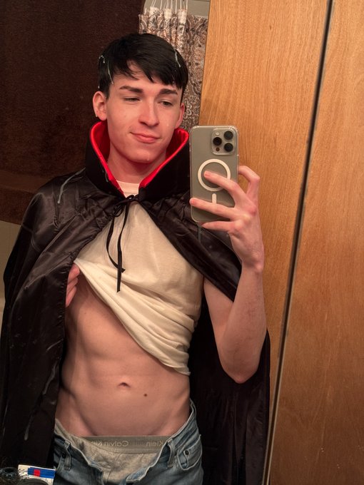 sucked him dry https://t.co/EteSEmqSVt