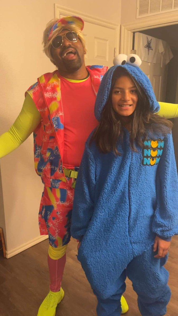 KGeezle's tweet photo. Halloween 2023. The costumes get ever more silly. https://t.co/kvfL7zXKfM