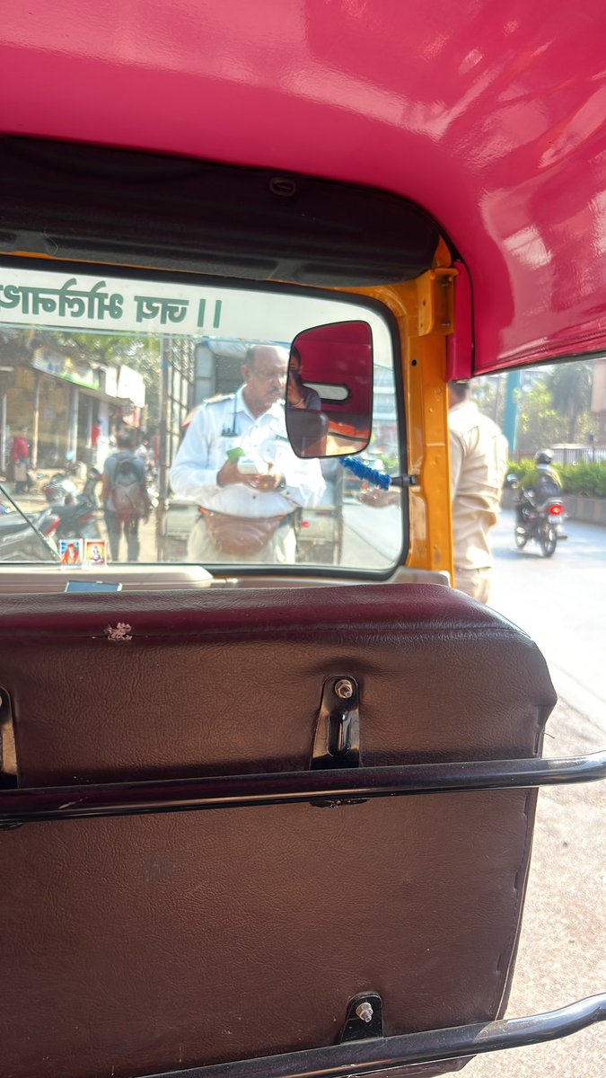 tapsiiee (@simrantapadia) on Twitter photo Caught my <a href="/Uber/">Uber</a> <a href="/UberFacts/">UberFacts</a> driver giving bribe for breaking the signal <a href="/MumbaiPolice/">मुंबई पोलीस - Mumbai Police</a> <a href="/CPMumbaiPolice/">Commissioner of Police, Greater Mumbai</a> Caught my <a href="/Uber/">Uber</a> <a href="/UberFacts/">UberFacts</a> driver giving bribe for breaking the signal <a href="/MumbaiPolice/">मुंबई पोलीस - Mumbai Police</a> <a href="/CPMumbaiPolice/">Commissioner of Police, Greater Mumbai</a>