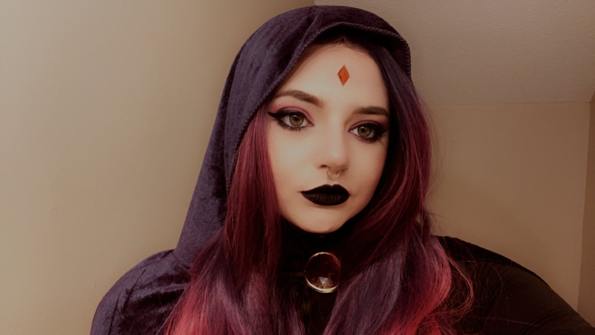 Yawkaroni's tweet image. Happy Halloween 🎃 👻