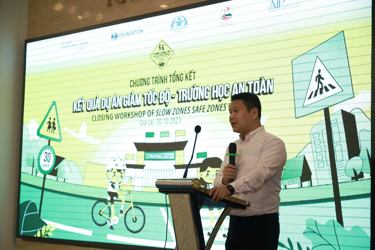 AIPFoundation's tweet photo. 🚸Celebrating five years of the Slow Zones, Safe Zones program: Prioritizing Safe School Zones to Safeguard Every Child’s Journey to School across Vietnam.
📌Read here: 
https://t.co/LNnMdXtJtv
📸 See more photos: 
https://t.co/g4f98Chz6u
#BCRSC #RethinkMobility #RoadSafety https://t.co/gfEOcnNJW6
