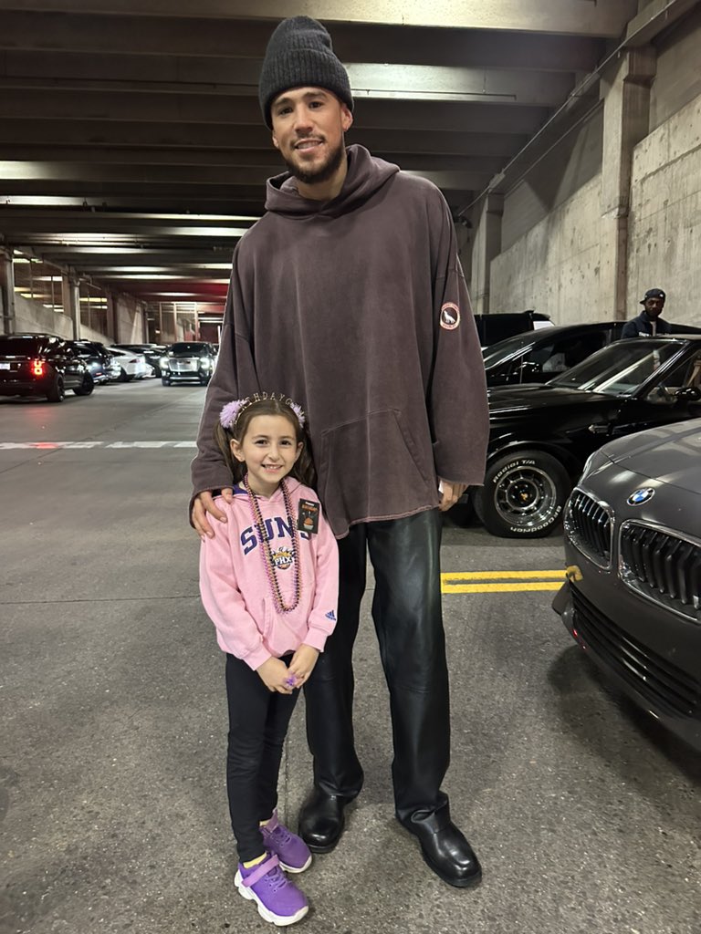 Shoshana tweet media