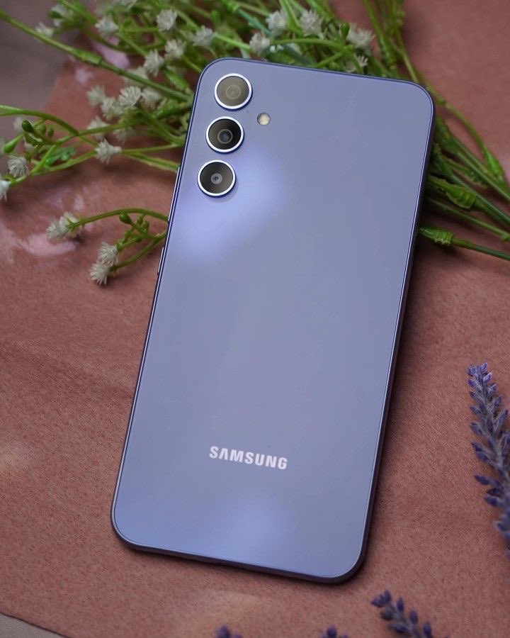 Best battery 
Easy usability 
Nice camera 
Internet 🛜 speed international 

Call 0752186467 to order