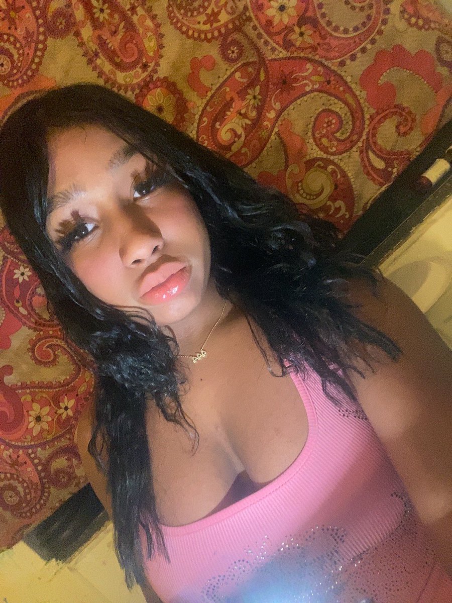 princessona30's tweet photo. that’s mrs.princess to you https://t.co/iC3oSdQjMA