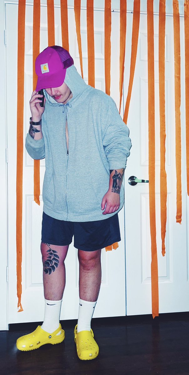 bigdumdumb's tweet photo. happy halloween bitches https://t.co/BDIkYmUzrg