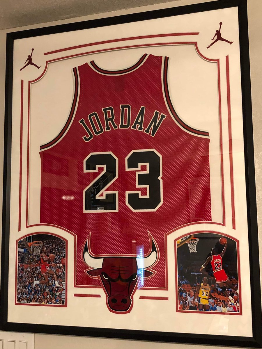 rayadosworld's tweet photo. Memorabilia certificada al mejor precio! Para tu ahijado, hijo, suegro etc El mejor regalo! 

📍mty

NFL-MLB-FUTBOL-F1-BOX-UFC-MUSICA https://t.co/lqgrUStler