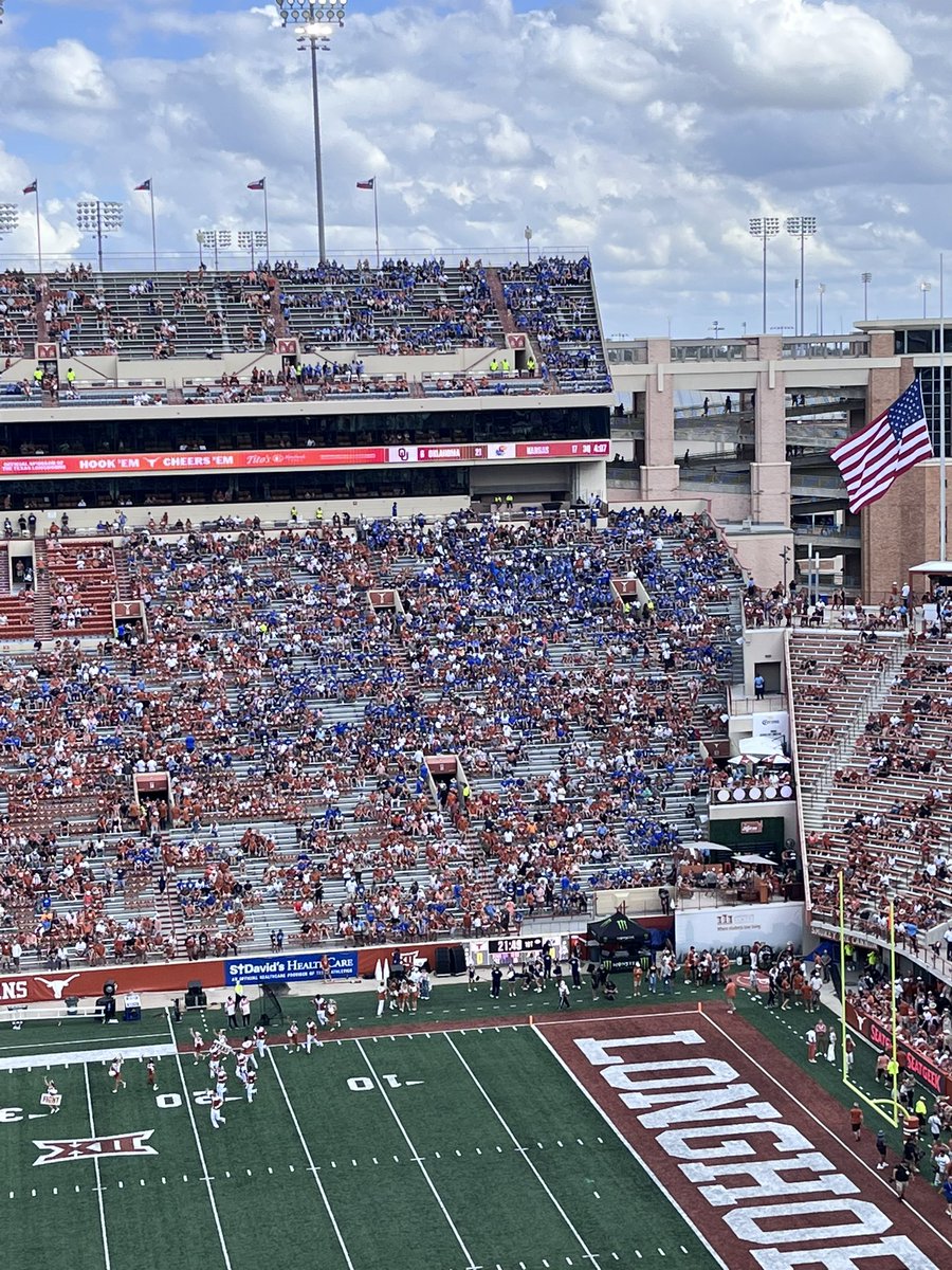 RLea35's tweet photo. Don’t feel bad @KeithMalinak, I couldn’t find a road over to @PatUnleashed at the game either 🤷🏽‍♀️ https://t.co/Ph5NjvKt1D