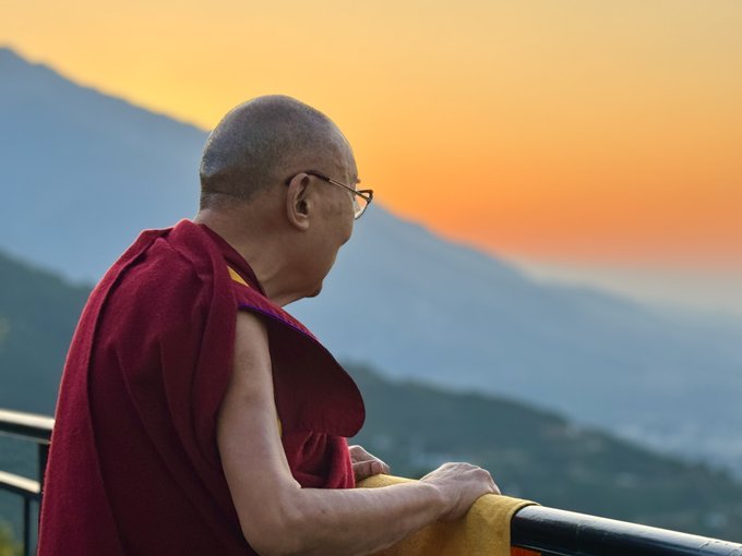 "If you are disposed to pessimism,remember that you are part of human society and that deep down human beings naturally feel love for each other. You will always find someone in whom you can place your hope,someone who is worthy of being an example."
-His Holiness the #DalaiLama