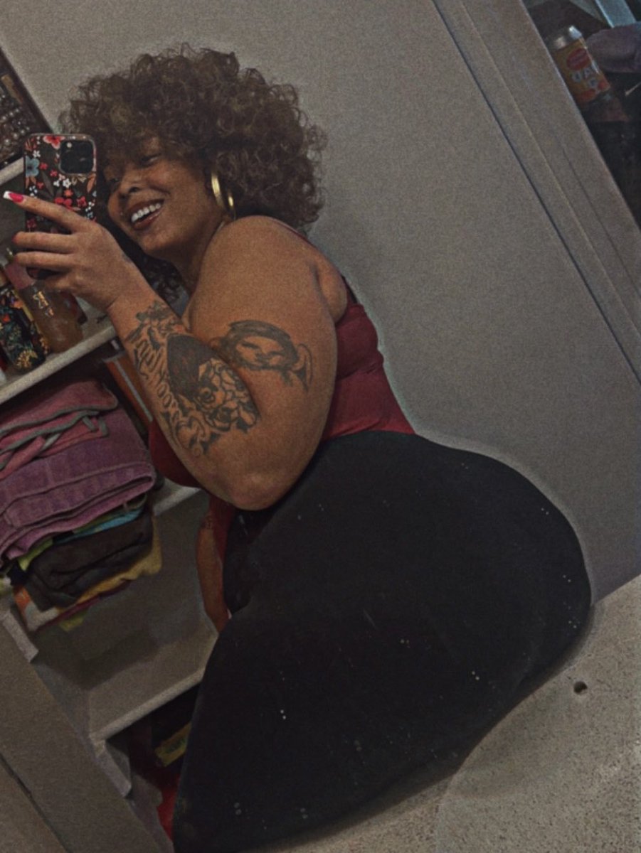 BonnBundles's tweet photo. #favpose #frecklebae #spurs #SanAntonio #Halloween2023 https://t.co/ZJXCx88w22