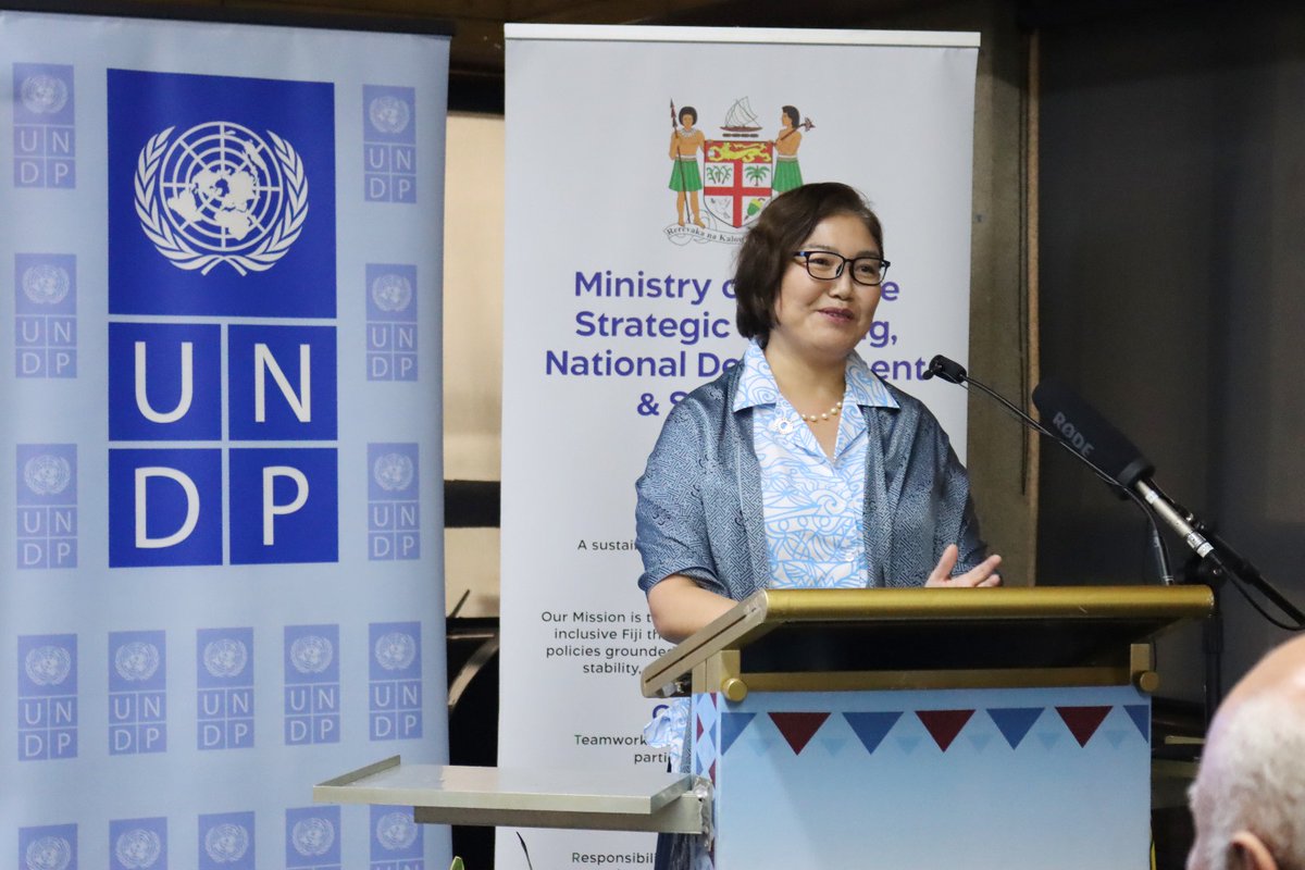 UNDP_Pacific's tweet photo. The @FijiGovernment 🇫🇯 with support from @FCDOGovUK 🇬🇧 and @UNDP_Pacific has announced the issuance of the country's first Sovereign Blue Bond. A bold new step for #climate finance, as we work in partnership to realize both the #SDGs and Fiji's sustainable development ambitions. https://t.co/v6A6FyUFE8