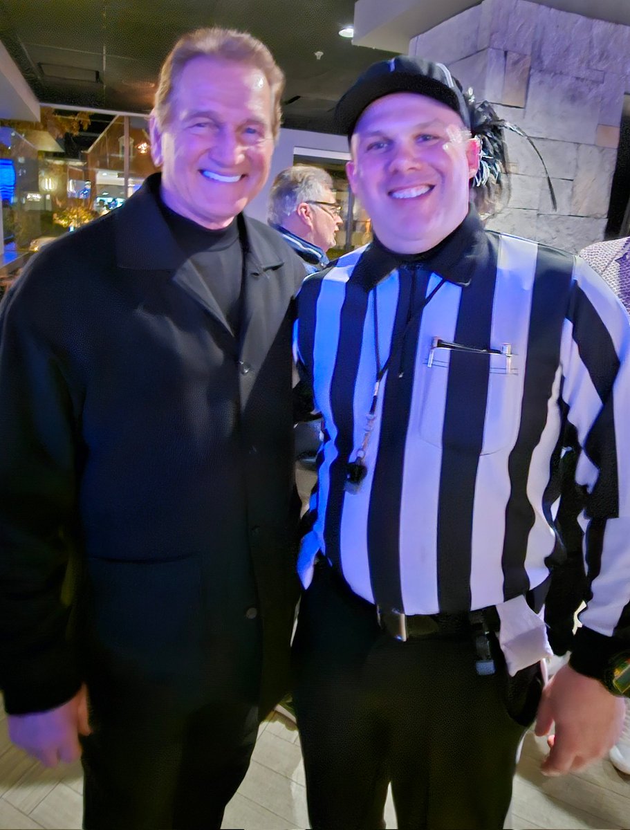 🎃👻🍬 A football official, a Pope and yep, a QB, Joe Theismann!, Happy Halloween!
.
.
#Halloween #nfl #washingtonredskins #joethiesmann #JoshNichols #ericwhitlock