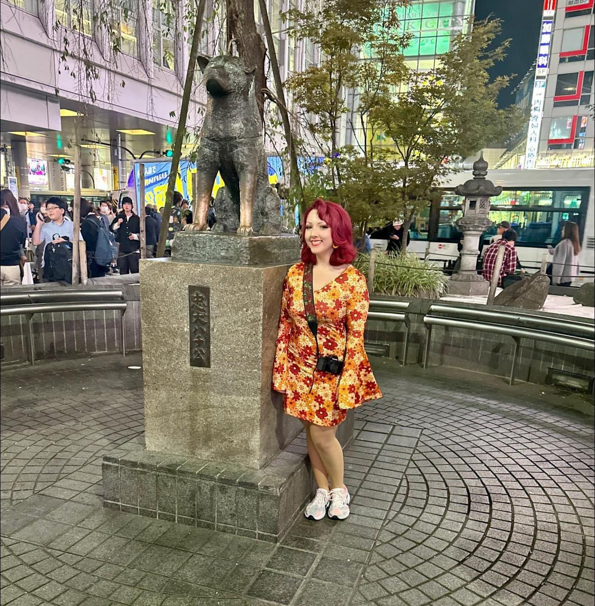 Me and the iconic Hachiko statue outside of Shibuya Station. 🐶 

Back in the 1920s, a Shiba Inu named Hatchiko waited for his owner every single day at Shibuya Station. After his owner passed away, he continued to wait at the station the way he did before…for 9 years. 🥺🥺♥️♥️