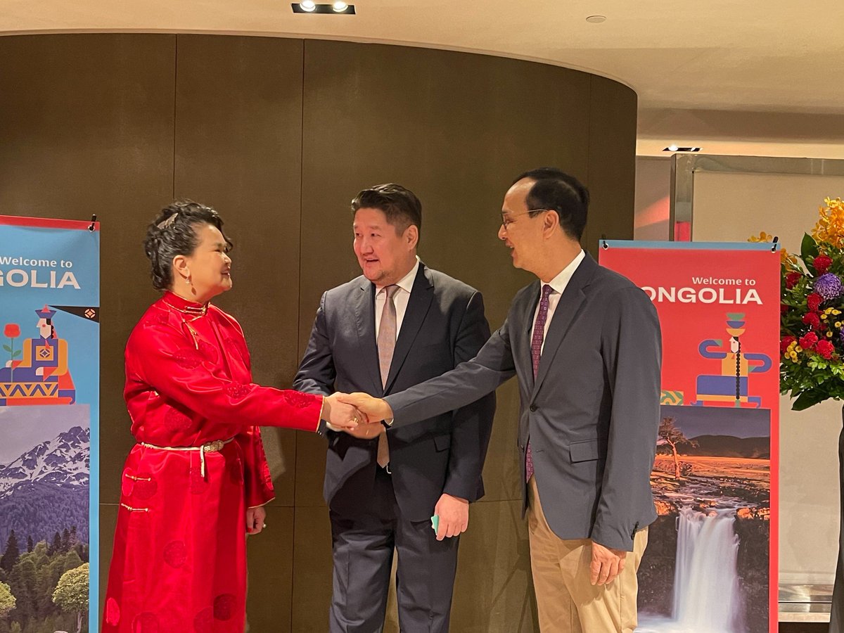 kuomintang's tweet image. Delighted to participate in #Proclamation Day of Mongolia Reception! We sincerely look forward to deepening collaboration &amp;amp; solid friendship b/w #ROC (Taiwan) 🇹🇼 &amp;amp; #Mongolia🇲🇳 🤝