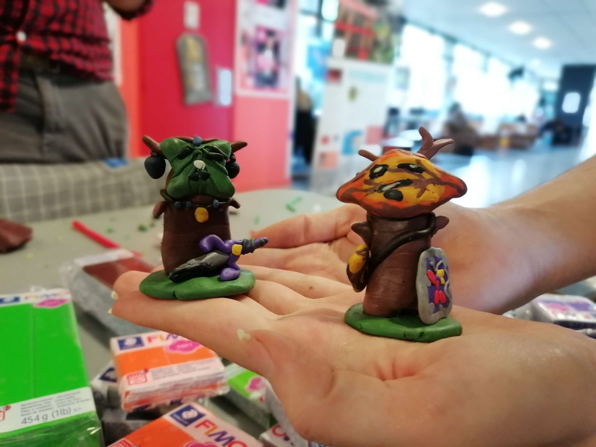 CelldiaExp's tweet photo. La semaine dernière c’était la Halloweek, organisé par le CVE de Rennes 2.

Nous y étions avec @ordresifonique pour faire deux activités , l’atelier Korogu, et le Loup-Garou Immersif dans le thème horrifique d’un anniversaire d’enfant.

Qu’avez-vous pensé de nos deux animations ? https://t.co/LXny0GFZLC