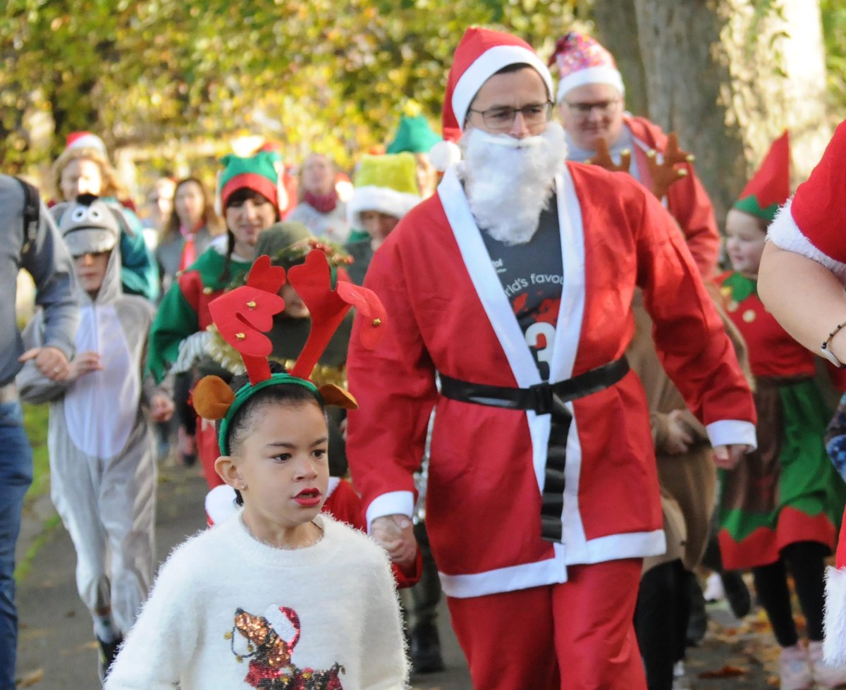 Are you missing #beatthestreet already? It was the perfect training for the @discovertrowbridge 2k fancy dress Santa Dash fun run in Trowbridge Park Saturday 18th Nov at 11am part of the brilliant #trowbridgechristmaslightswitchon click here to register: forms.office.com/e/a0jrRGWcg6