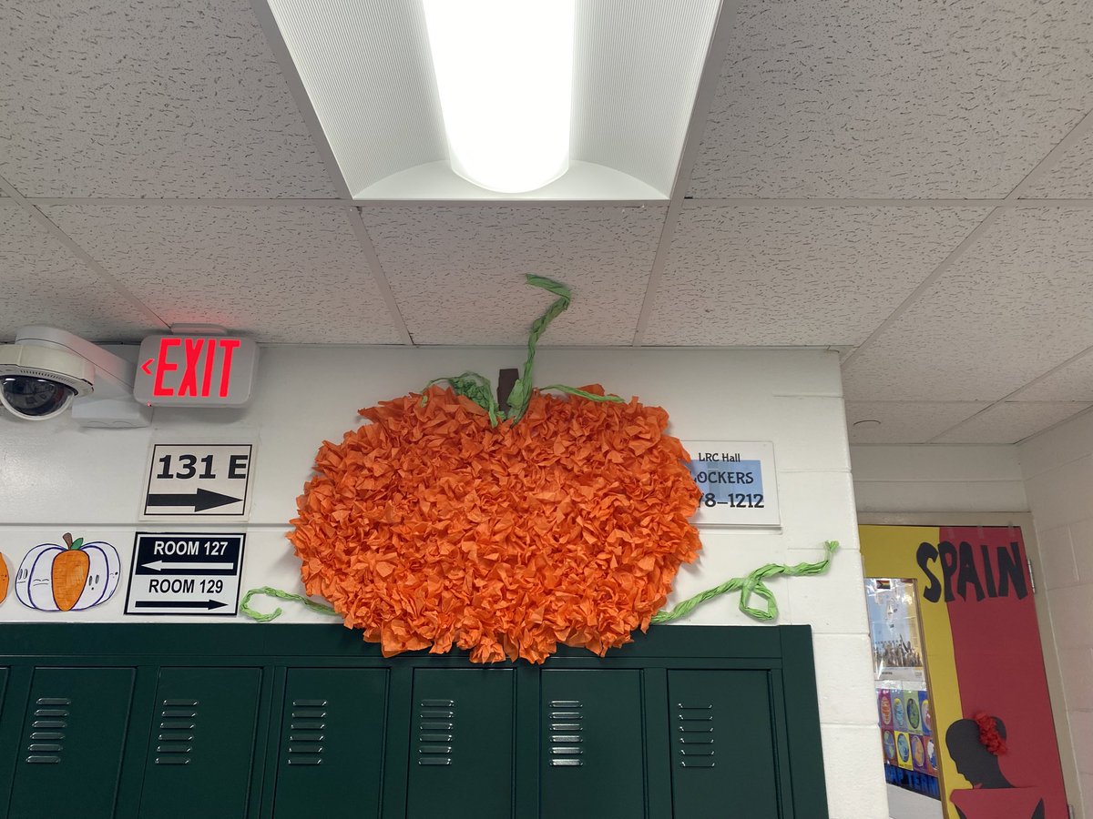 Lizeduc8s's tweet image. Happy Halloween! 🎃
Teamwork at its finest! #D59Learns