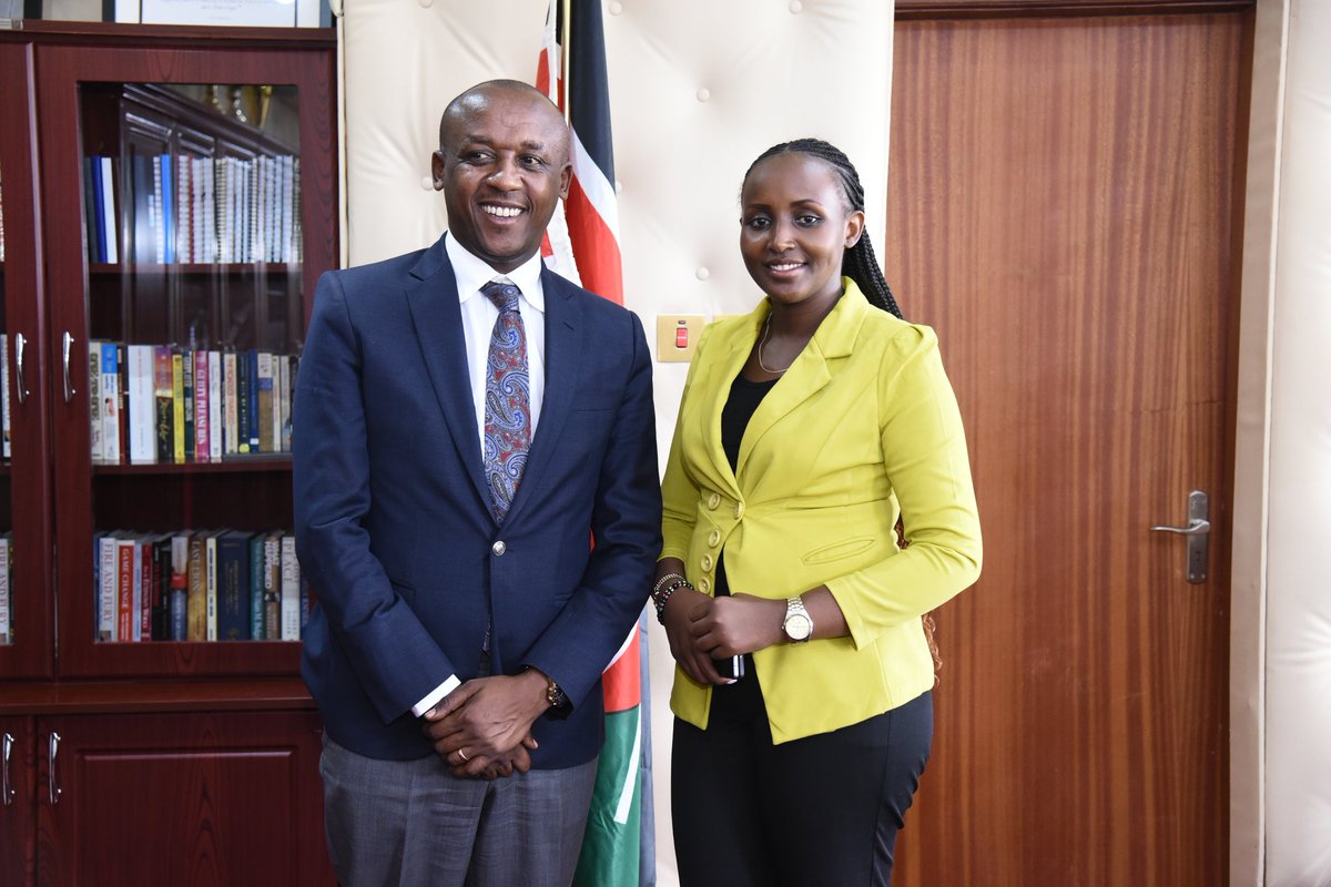 karolnimu's tweet photo. Ready to award @PLUGMtaaniKenya Makueni chaper winners. Thank you Governor H. E @GvnMutula for making the dreams and ideas of Makueni Youths a reality.
@Mercymasai3 @usherskenya
#Plugmtaani
#radico https://t.co/toEp7Lj0Ag