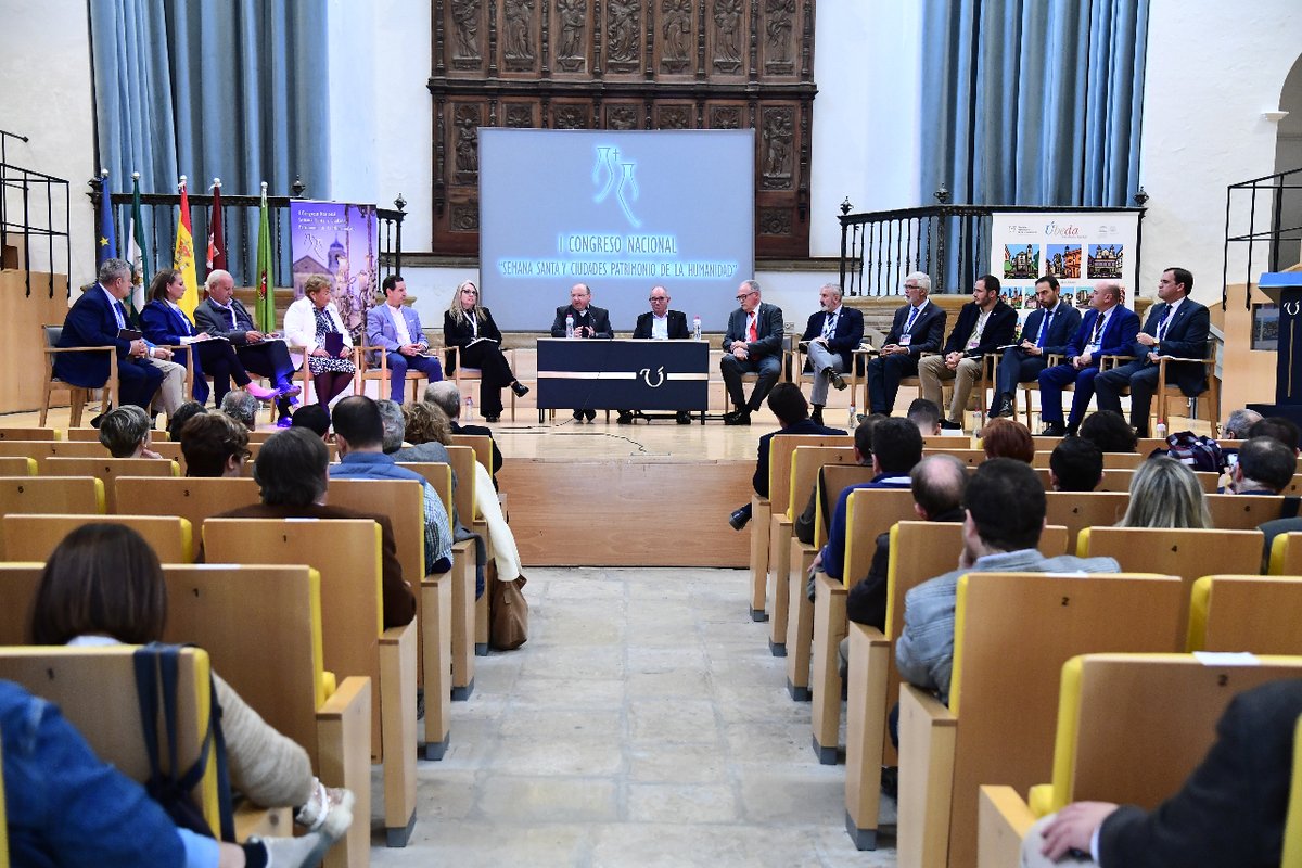 congresossyccpp's tweet photo. @CiudaddeSSanta @aytoubeda @Turismodeubeda @GrupoCPHE @dipujaen @FundUnicaja @viveandalucia @culturagob El evento, organizado por la Unión de Cofradías de Semana Santa de Úbeda y el Ayto. de Úbeda, ha reunido a representantes de las 15 ciudades españolas con esta distinción para analizar y poner en valor la Semana Santa como un importante patrimonio cultural, turístico y religioso. https://t.co/bbaq5TOY2A